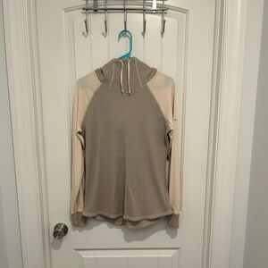 Columbia Sportswear Company Women’s Waffle Pattern Hoodie Large